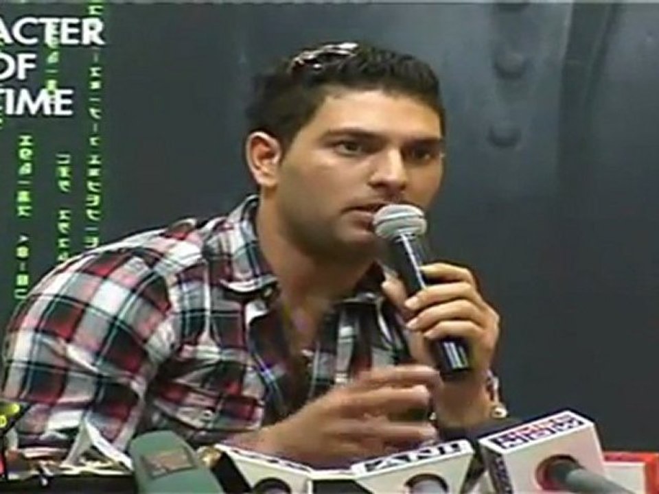 Yuvraj Singh Mag Launch4