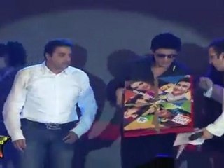 Shahruk Khan With Sexy Geiselle Cast Of Always Kabhi Kabhi At The Music Launch