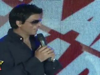 Shahruk Khan Giving His Kind Advice To New Stars Of Always Kabhi Kabhi