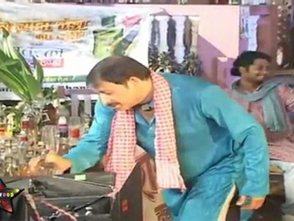 Manoj Tiwari Dances With "Desi Daru" On Sets Of Bhaiya Humar Dayavan