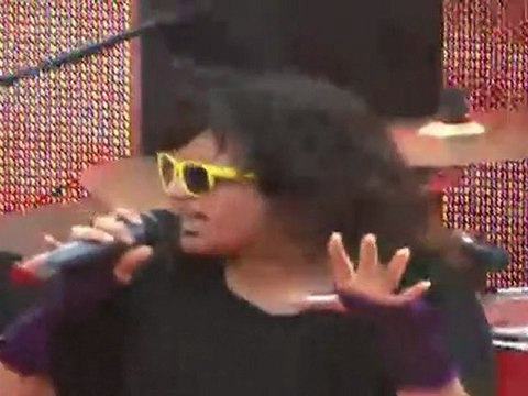 Aditi Singh Sharma Sets Temprature Soaring High Sings Aali Re Saali Re