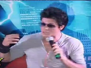 Shahruk Khan Says He Did Not Go To The Loo For Hours While Shooting In Superhero Costume