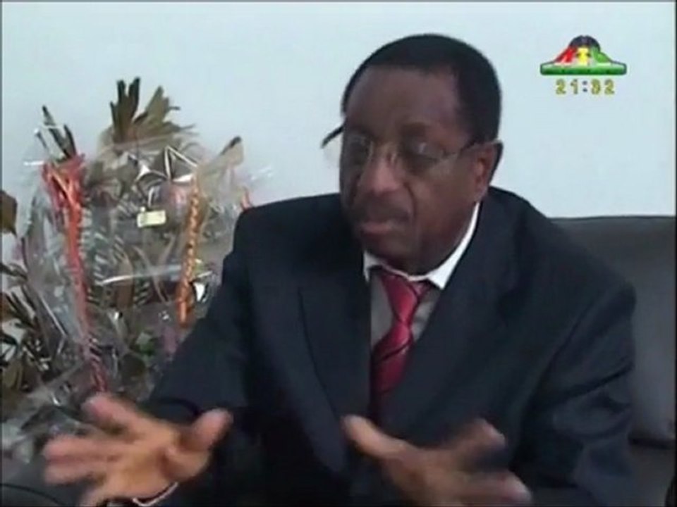 Alassane Condé explique la decentralisation d'Alpha Condé