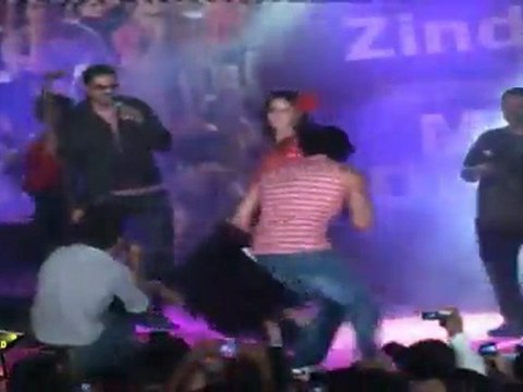 Sexy Katrina Shakes Her Sexy Waist & Booty With Hrithik Roshan At Music Launch