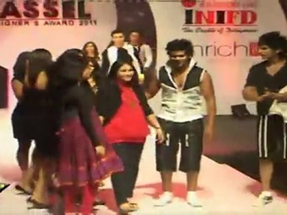Hot babes on ramp for "TASSEL Designer's Awards 2011"