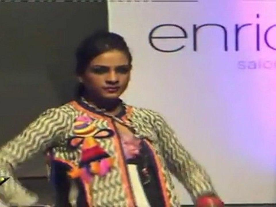 Hot babes on ramp for "TASSEL Designer's Awards 2011"