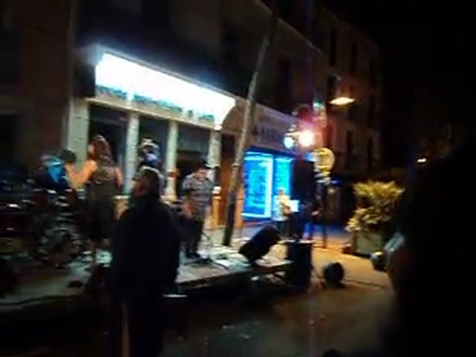 Les GRACELANDERS (extrait de).... 2 THESE BOOTS ARE MADE FOR WALKING .. CONCERT DU Ven. 26 Aout 2011 "PLACE DU FRANCE" CERET P.O.