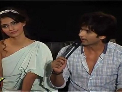 Shahid Kapoor All Praises Pankaj Kapoor At Trailer Release Of 'Mausam'