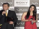Hot Kareena Kapoor Looks Killer Hot In Red Dress At 'Sony Vaio' Event