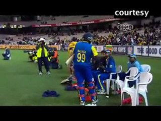 Rain plays spoilsport