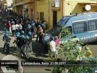 La tension monte sur l'île de Lampedusa - no comment