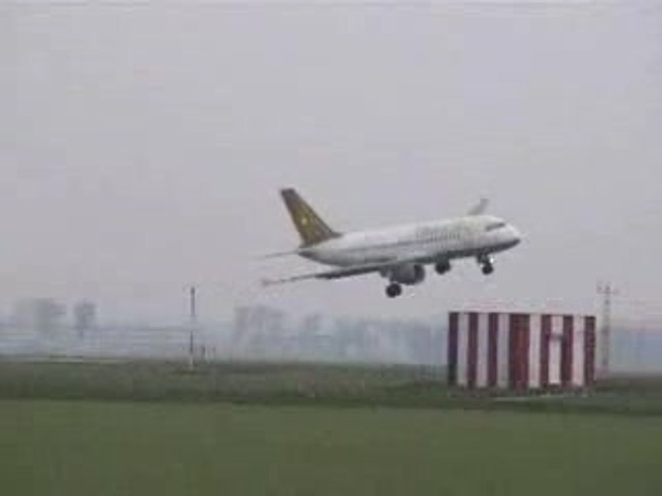 Régis Conduit Aussi Des Avions