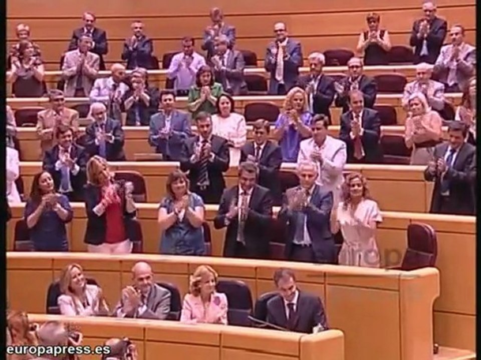 Zapatero se despide entre aplausos del Senado