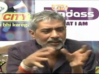 Hot Deepika Padukon With Amitabh Bachchan& Prakash Jhaa