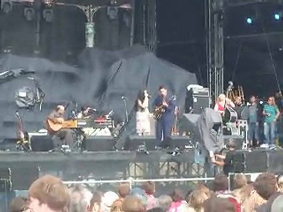 KITTY, DAISY AND LEWIS Bestival 2011.