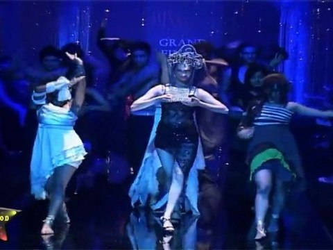 Gorgeous Babes Dancing iN A Bliss At IIJW Grand Finale 2011