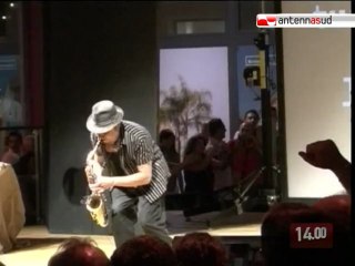 Tg 19.07.10  "Tutti pazzi per l'italiano", successo per la coppia Stornaiolo-Solfrizzi