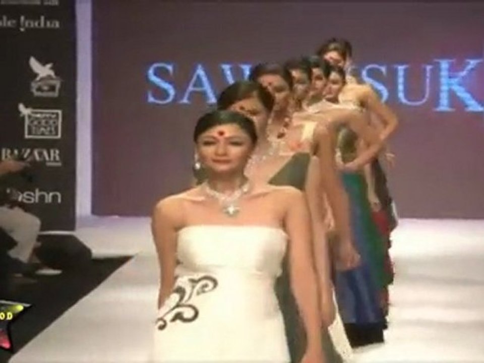 Gorgeous Babes Galore At IIJW 2011 Third Day