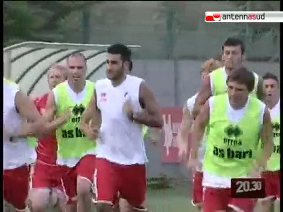 TG 16.08.10 Cori e applausi, accoglienza calorosa per il Bari