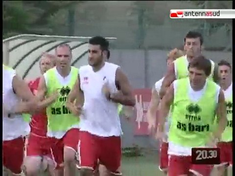 TG 16.08.10 Cori e applausi, accoglienza calorosa per il Bari