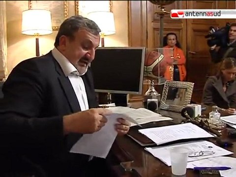 TG 27.10.10 Punta Perotti, Emiliano chiarisce la posizione del Comune di Bari