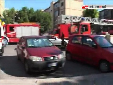 TG 07.07.11 Evacuata palazzina a Bari, bruciori e vertigini tra i condomini