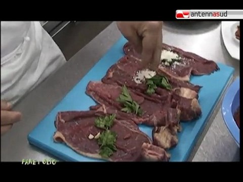 Pane e olio - su Antenna Sud | Brasciole di asina al pomodoro con polpettine di pane e menta