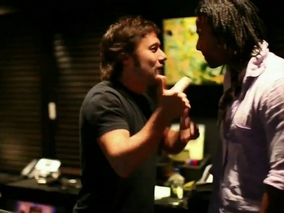 Diego Torres y Yotuel Romero (Orishas) grabando "Cuando No Queda Nada"