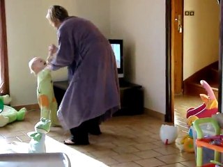 Clém et maman dansent