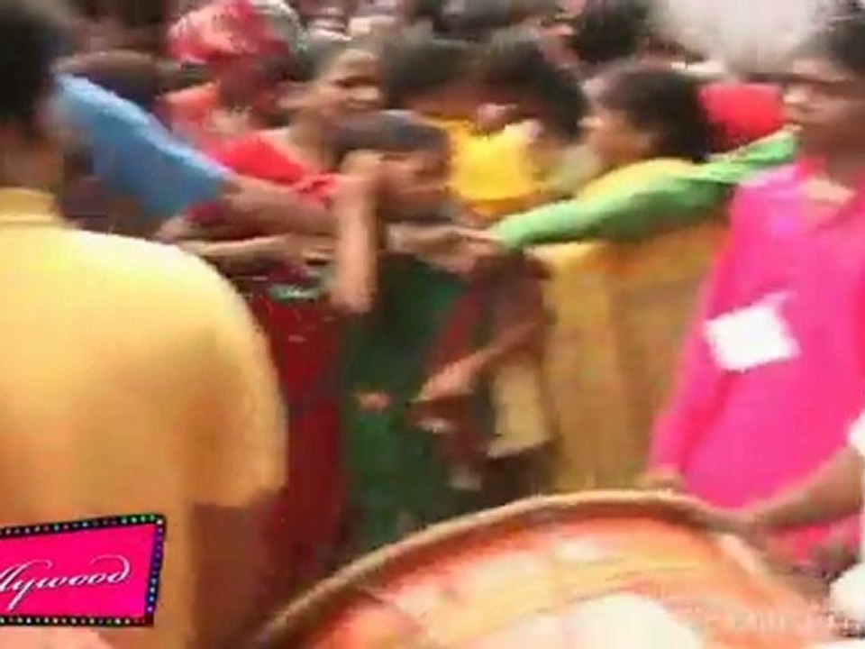 Rajiv & Rishi Kapoor At At RK Studio Ganesh Visarjan