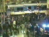Видео: поезд врезался в автобус в Аргентине