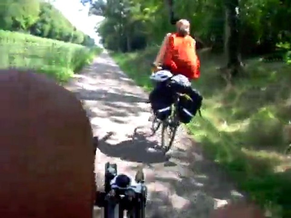 velo couche depasse velo