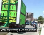 CN24 | CROTONE | | Con l'elefante a spasso per la città. Fermato dalla Polstrada