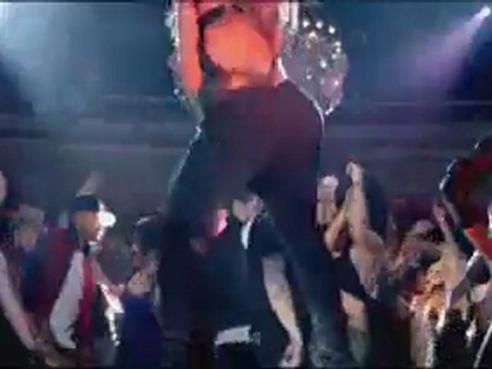 jennıfer lopez on the floor
