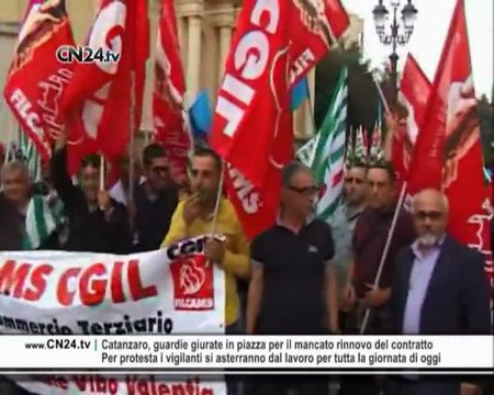 CN24 | Catanzaro, guardie giurate in piazza per il mancato rinnovo del contratto