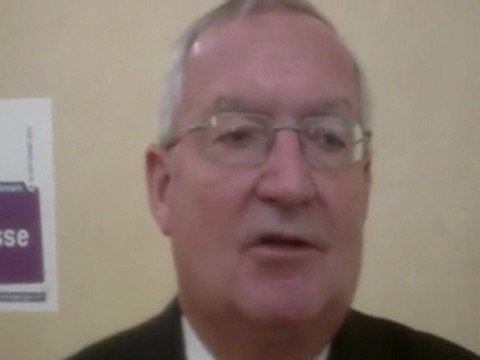 La Crossance de demain ? La crise, les banques, la Grèce, l'Euro, les déficits publics. Interviews exclusives de Michel BARNIER Commissaire Européen et Patrick ARTUS, Dr Recherche et Etudes NATIXIS