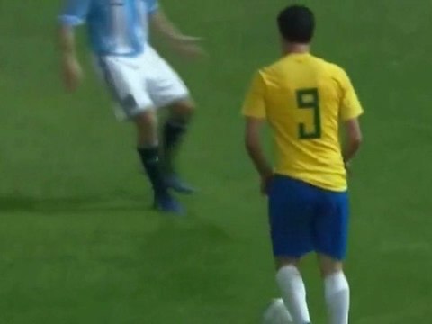 Magnifique geste de Leandro Damião