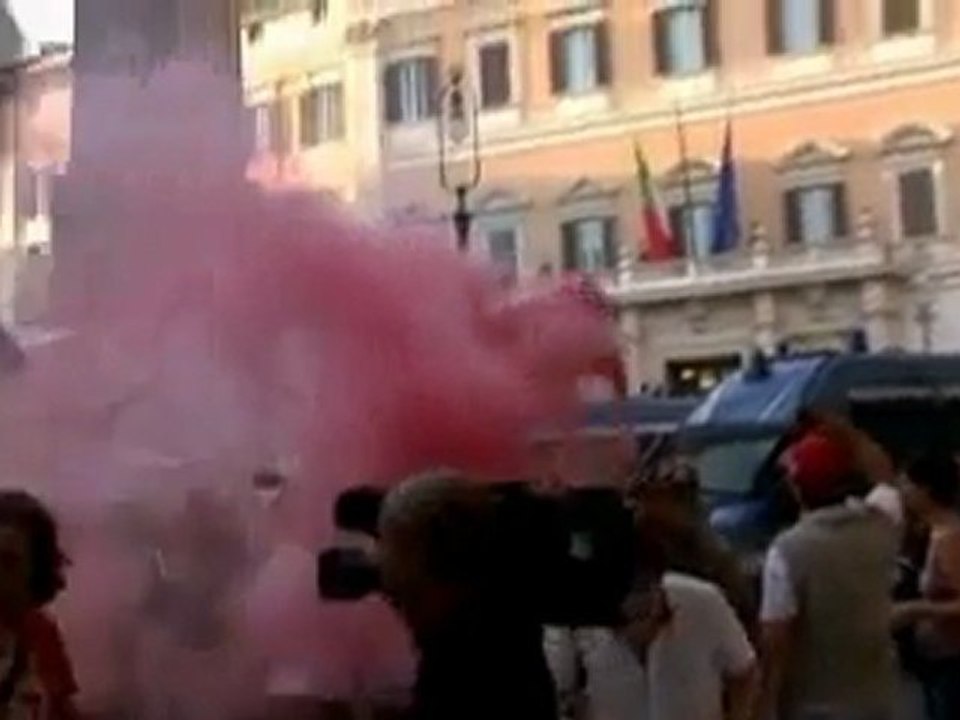 Italy austerity protesters clash with police