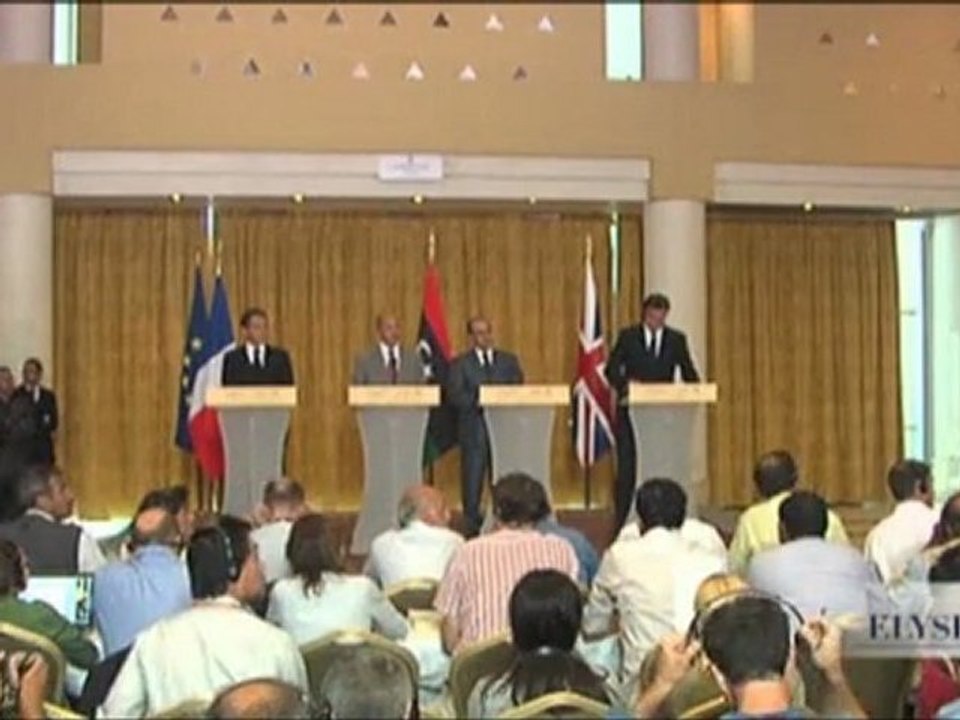 Conférence de presse conjointe à Tripoli : MM. Sarkozy, Abdeljalil, Djibril et Cameron