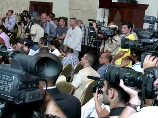 Sarkozy e Cameron prometem mais ajuda à Líbia