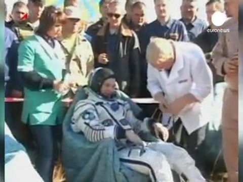 La nave Soyuz aterriza con éxito en Kazajistán