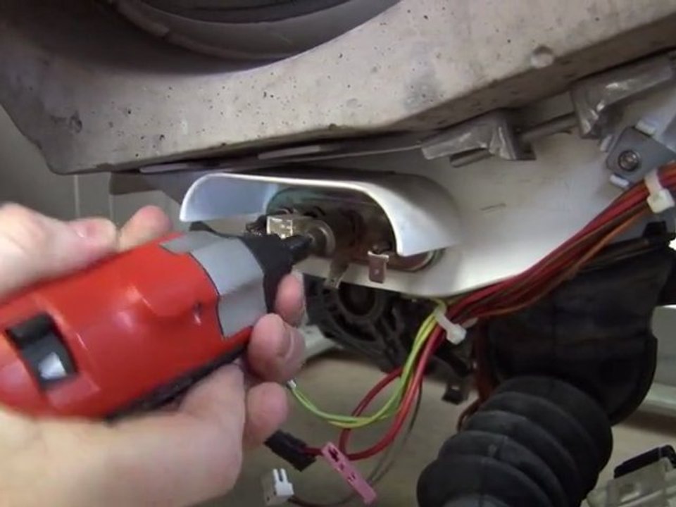 How to replace a Bosch washing machine element