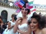 Paris: le plus grand défilé du monde en plein air