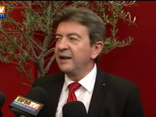 Télécharger la video: Mélenchon raille le débat télé des socialistes