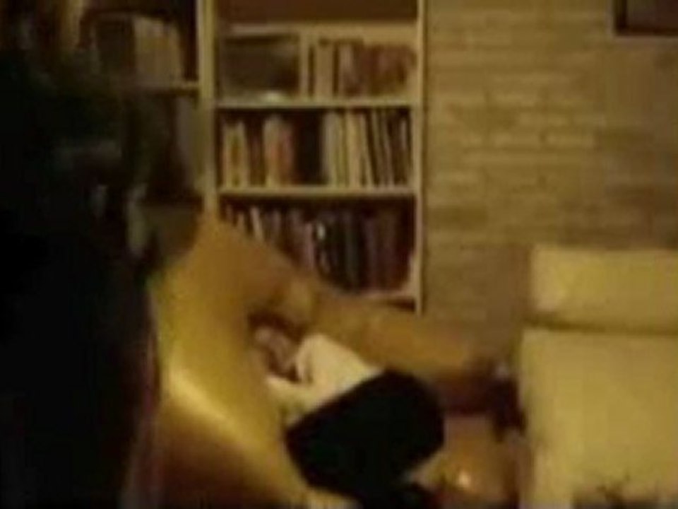 La Fille Qui Se Fait Ejecter Du Canaper