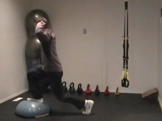BOSU Prisoner Reverse Lunge