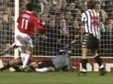 Video  Giggs' Champions League goals - Official Manchester United Website