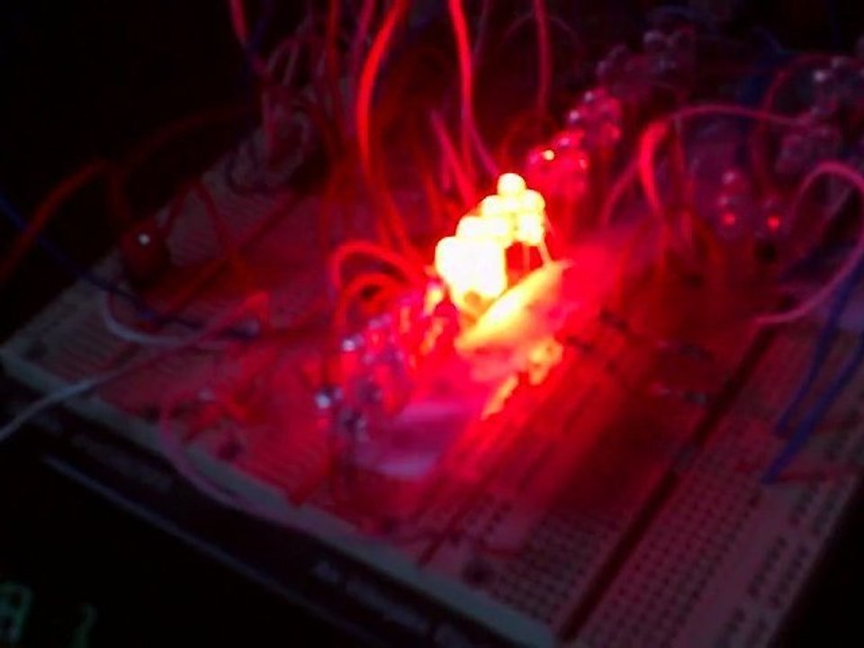 16 led chenille PIC 16F690 I/P