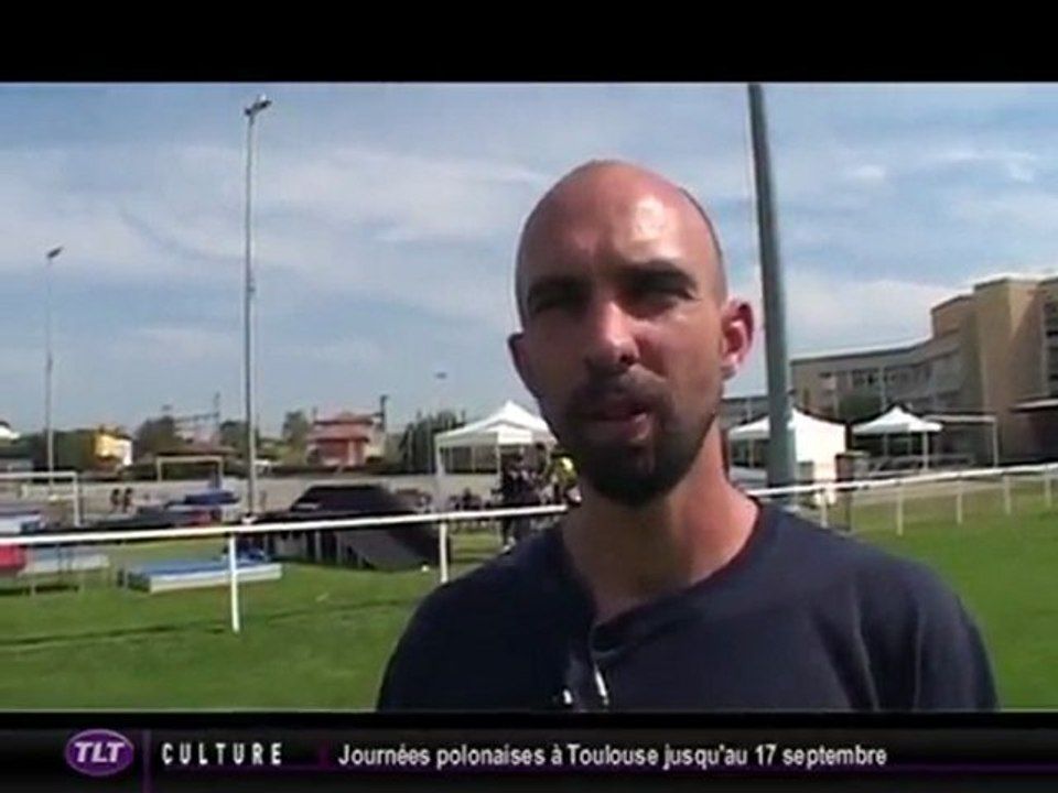 Contest d'échasses urbaines à Toulouse