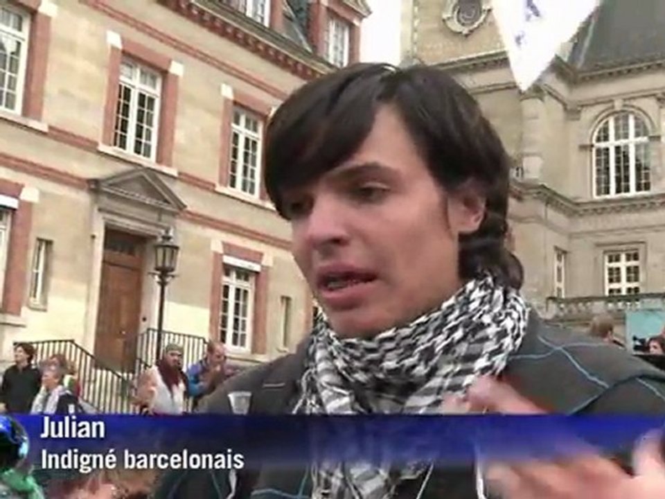 Des centaines d'"indignés" français et espagnols à Paris